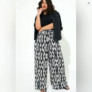 NWT - Torrid Pull-On Wide Leg Challis High-Rise Pant 3R 3X